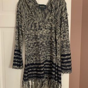 Pullover sweater with hood lightweight